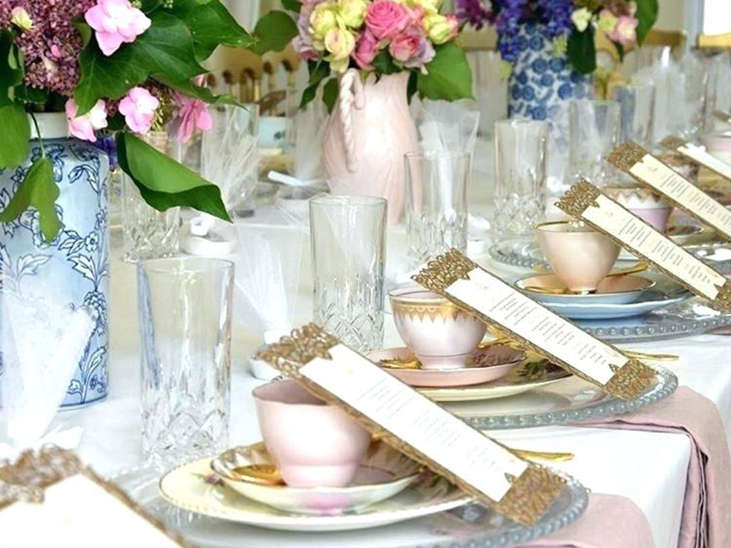 Formal Party Tablescape in Gold and Pink